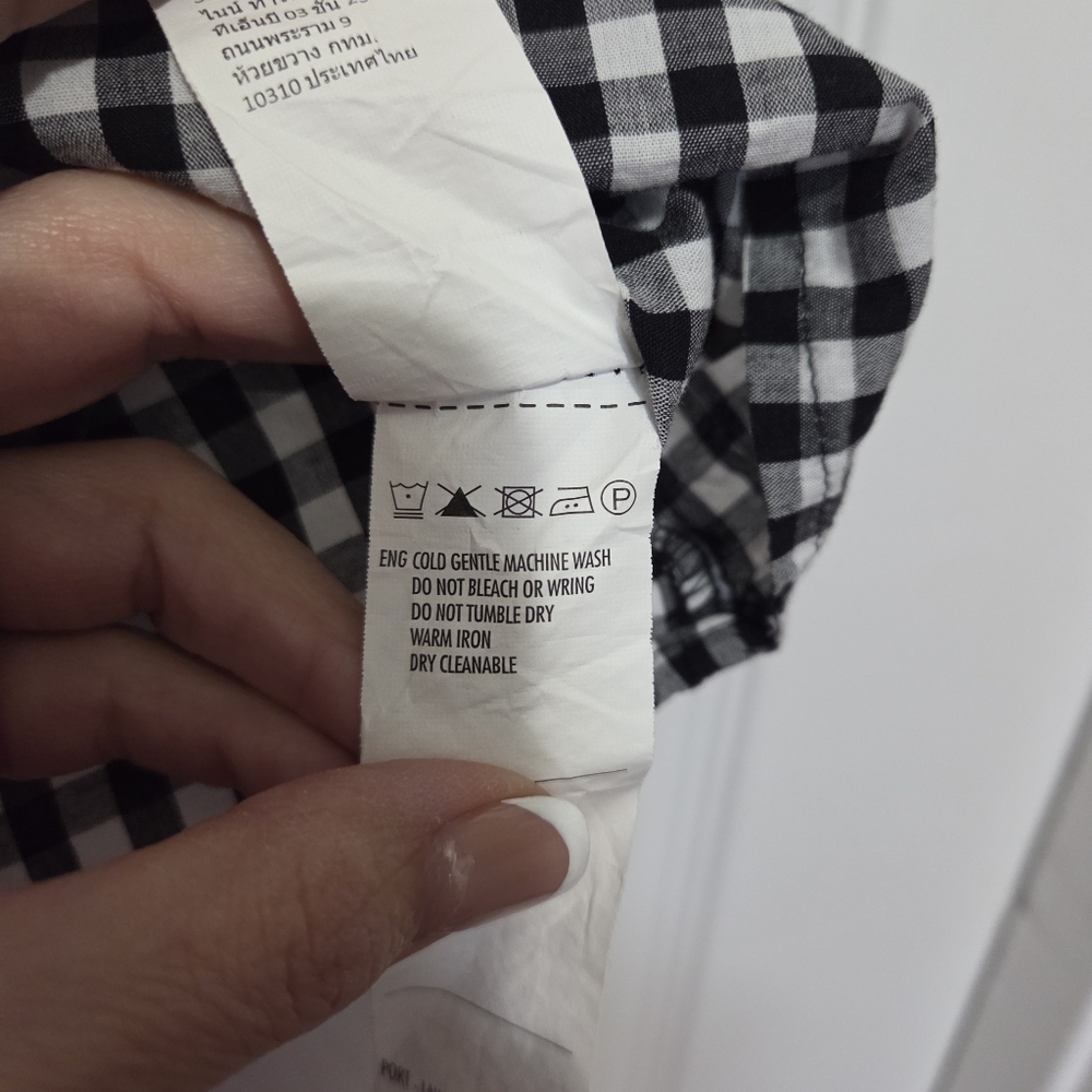 Cotton On Black & White V-neck Gingham Cropped Sleeveless Blouse Size Large - Picture 4 of 7